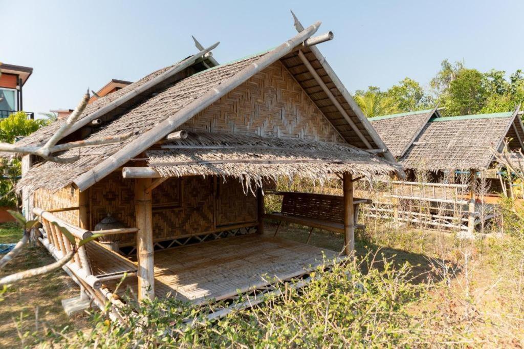 Oyo 755 Rattana Resort Koh Lanta Bagian luar foto