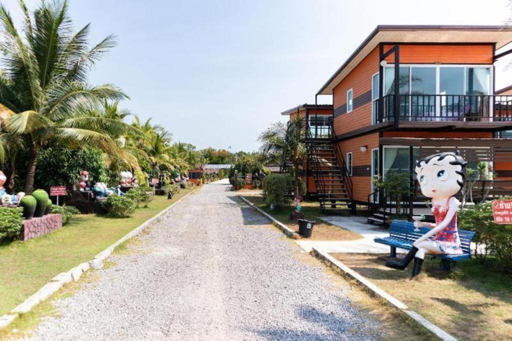 Oyo 755 Rattana Resort Koh Lanta Bagian luar foto