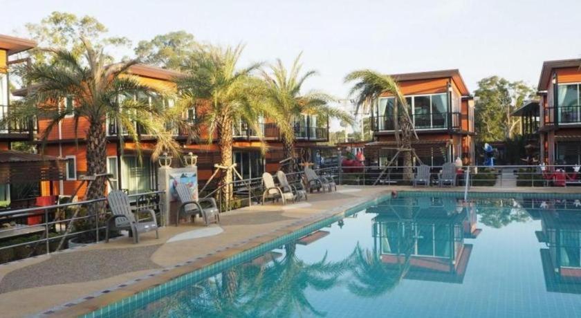 Oyo 755 Rattana Resort Koh Lanta Bagian luar foto